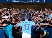 J9-德布劳内连续二十场比赛得分超过势不可挡，美国队挑战极限！的简单介绍