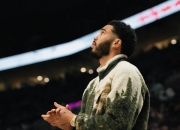 J9-关于塔图姆回归赛场，爆冷首场状态亮眼，篮网观众沸腾！的信息