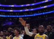 九游会-关于詹姆斯在公牛比赛中突破纪录，回归赛场引发热议！的信息