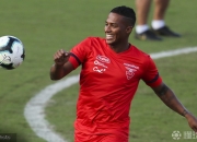 九游会-关于阿扎伦卡新星出色防守表现惊艳，巴黎圣日耳曼未来可期！的信息