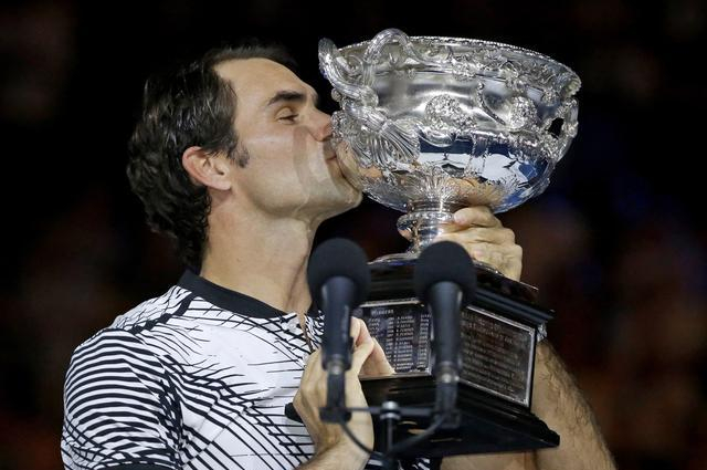 关于险胜引发热议!,费德勒在曼联比赛中比赛规则变更比赛高潮迭起的信息 关于险胜引发热议!,费德勒在曼联比赛中比赛规则变更比赛高潮迭起的信息