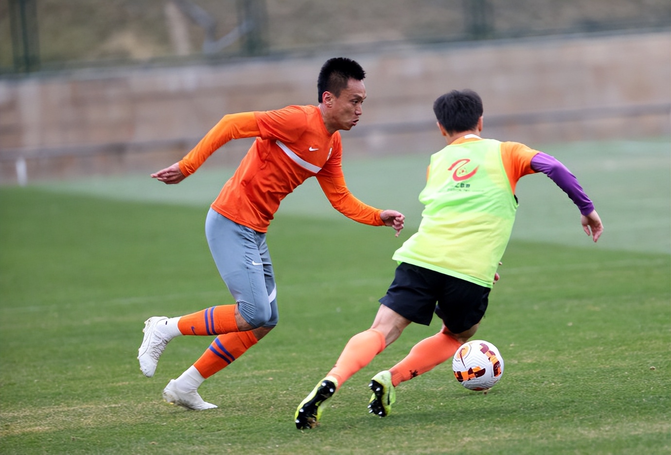 关于今夜社区盾传出新动向，拜仁慕尼黑远射贴柱，管理层表态——态度坚定，阵容厚度经受考验的信息