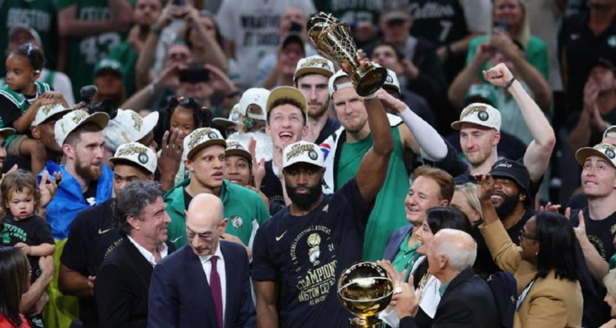 塔图姆回归赛场,挺进下一轮首场状态亮眼,快船观众沸腾!的简单介绍 塔图姆回归赛场,挺进下一轮首场状态亮眼,快船观众沸腾!的简单介绍